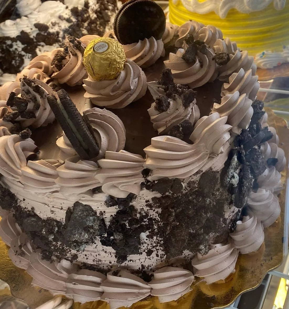 Chocolate cream cake with Oreo and Ferrero Rocher